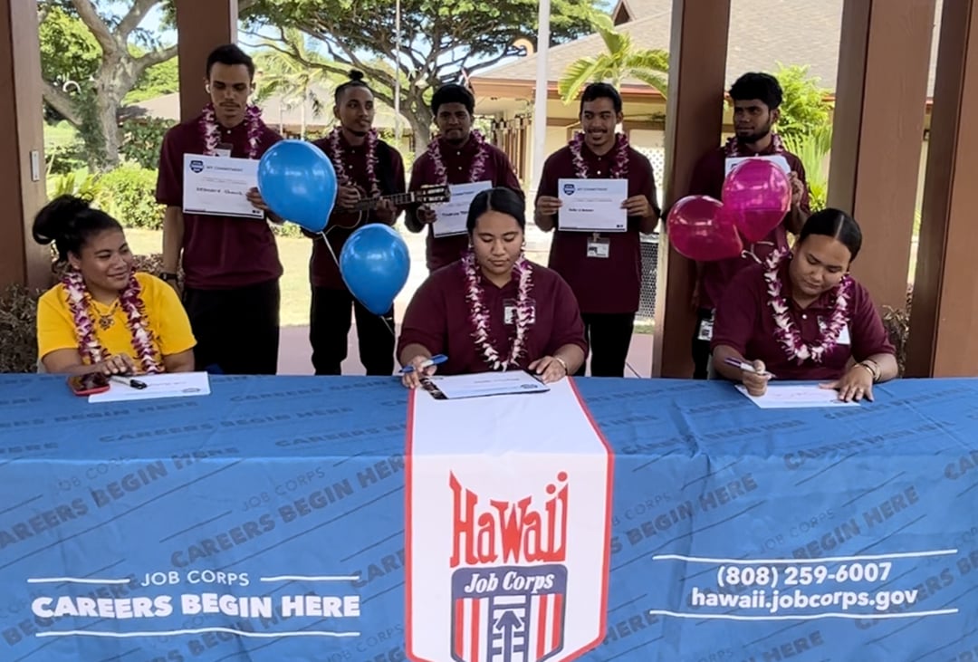 Signing Day - Group Photo 2- Hawaii